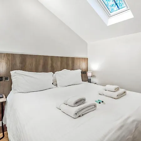 4 Monkbar Mews - Uk2693 *